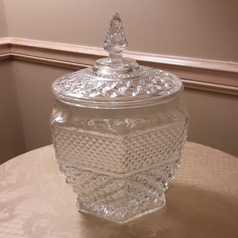 Anchor Hocking Vintage Wexford Pattern Clear Pressed Glass Cookie Jar with Lid